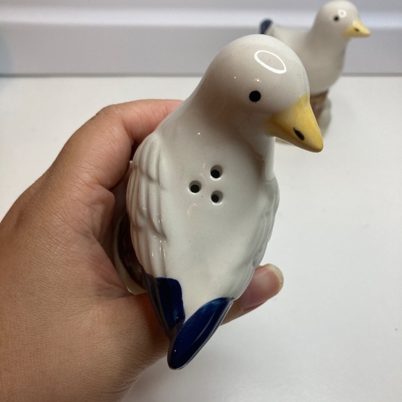 Vintage pair of seagulls porcelain salt and pepper shaker marine decorative - Picture 4 of 10